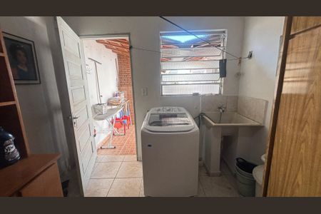 Casa à venda com 250m², 3 quartos e 3 vagas Casa à venda com 250m², 3 quartos e 3 vagasÁrea de Serviço