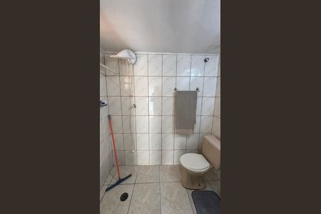 Casa à venda com 250m², 3 quartos e 3 vagas Casa à venda com 250m², 3 quartos e 3 vagasCasa Fundos - Banheiro
