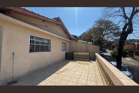 Casa à venda com 250m², 3 quartos e 3 vagas Casa à venda com 250m², 3 quartos e 3 vagasQuintal