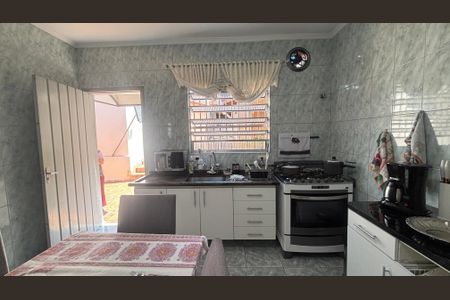 Casa à venda com 250m², 3 quartos e 3 vagas Casa à venda com 250m², 3 quartos e 3 vagasCozinha