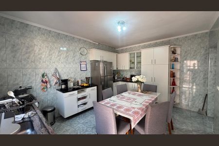 Casa à venda com 250m², 3 quartos e 3 vagas Casa à venda com 250m², 3 quartos e 3 vagasCozinha