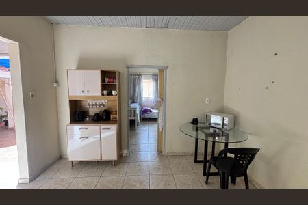 Casa à venda com 250m², 3 quartos e 3 vagas Casa à venda com 250m², 3 quartos e 3 vagasCasa Fundos - Cozinha