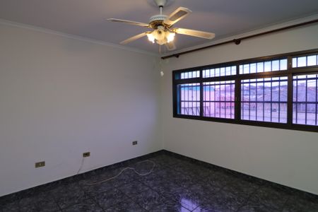 Sala de casa para alugar com 6 quartos, 210m² em Vila Industrial, São Paulo