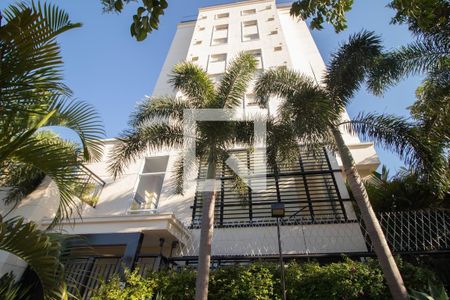 Apartamento à venda com 120m², 2 quartos e 3 vagas Apartamento à venda com 120m², 2 quartos e 3 vagasFachada