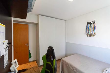 Apartamento à venda com 148m², 4 quartos e 3 vagasQuarto 1