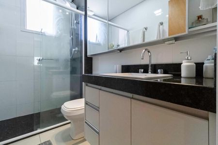 Apartamento à venda com 148m², 4 quartos e 3 vagasBanheiro da Suíte 2