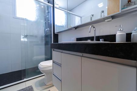 Apartamento à venda com 148m², 4 quartos e 3 vagasBanheiro da Suíte 2