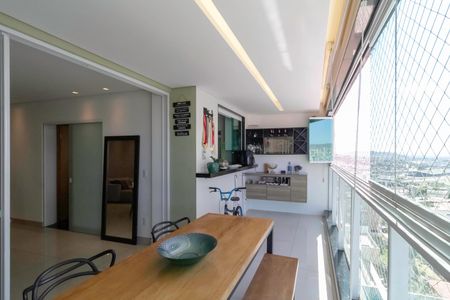 Apartamento à venda com 148m², 4 quartos e 3 vagasVaranda