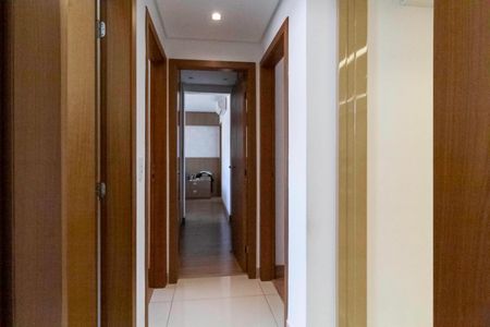 Apartamento à venda com 148m², 4 quartos e 3 vagasCorredor