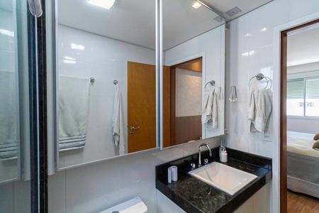 Apartamento à venda com 148m², 4 quartos e 3 vagasBanheiro da Suíte 2