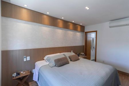 Apartamento à venda com 148m², 4 quartos e 3 vagasSuíte 2