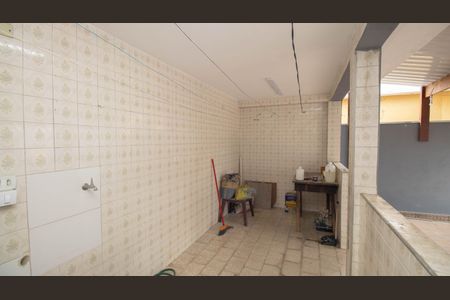 Casa à venda com 137m², 4 quartos e 1 vagaÁrea de Serviço 2