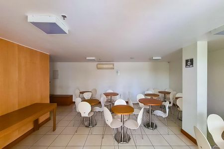 Apartamento à venda com 64m², 3 quartos e 1 vagaÁrea comum - Salão de festas