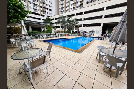 Apartamento à venda com 64m², 3 quartos e 1 vagaÁrea comum - Piscina