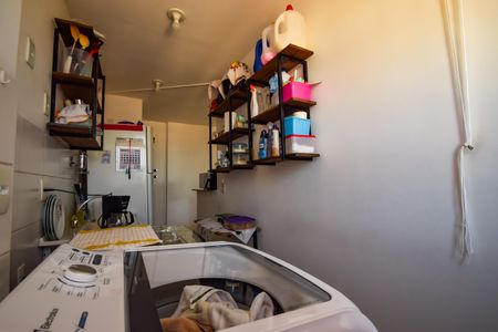 Apartamento à venda com 64m², 3 quartos e 1 vagaÁrea de Serviço