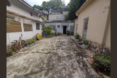 Casa à venda com 253m², 1 quarto e 3 vagas