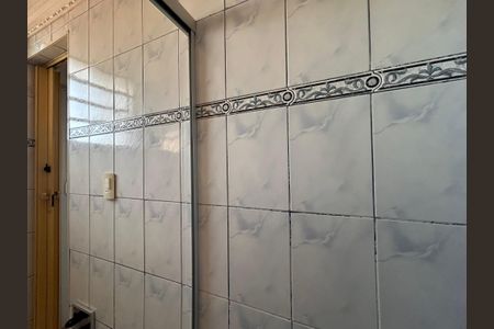 Apartamento à venda com 49m², 2 quartos e sem vaga Apartamento à venda com 49m², 2 quartos e sem vagaBanheiro