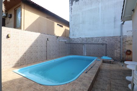Casa à venda com 195m², 2 quartos e 3 vagasÁrea comum - Piscina