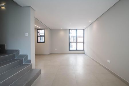 Sala de casa de condomínio para alugar com 2 quartos, 146m² em Vila Congonhas, São Paulo