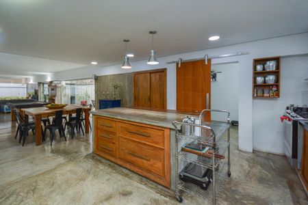 Casa à venda com 460m², 3 quartos e 4 vagas Casa à venda com 460m², 3 quartos e 4 vagasSala/Cozinha