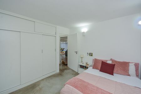 Casa à venda com 460m², 3 quartos e 4 vagas Casa à venda com 460m², 3 quartos e 4 vagasSuite 2