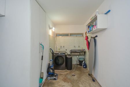 Casa à venda com 460m², 3 quartos e 4 vagas Casa à venda com 460m², 3 quartos e 4 vagasÁrea de Serviço