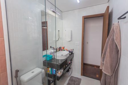 Apartamento à venda com 84m², 3 quartos e 1 vaga Apartamento à venda com 84m², 3 quartos e 1 vagaBanheiro Social