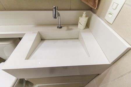 Apartamento à venda com 55m², 2 quartos e 2 vagas Apartamento à venda com 55m², 2 quartos e 2 vagasBanheiro da Suíte