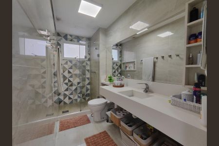 Apartamento à venda com 119m², 3 quartos e 2 vagasBanheiro da Suíte