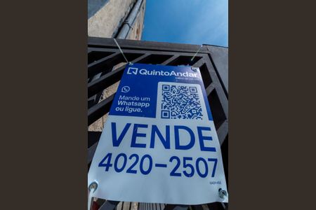 Casa à venda com 220m², 3 quartos e 4 vagas Casa à venda com 220m², 3 quartos e 4 vagasPlaca