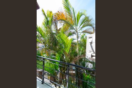 Casa à venda com 220m², 3 quartos e 4 vagas Casa à venda com 220m², 3 quartos e 4 vagasVaranda