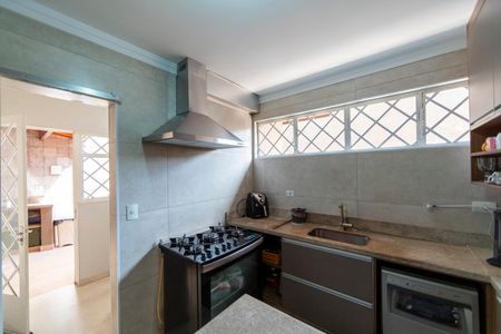 Casa à venda com 220m², 3 quartos e 4 vagas Casa à venda com 220m², 3 quartos e 4 vagasCozinha