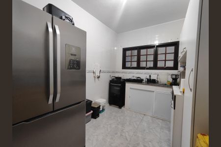 Casa à venda com 180m², 2 quartos e 2 vagas Casa à venda com 180m², 2 quartos e 2 vagasCozinha
