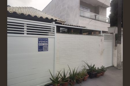 Casa à venda com 180m², 2 quartos e 2 vagas Casa à venda com 180m², 2 quartos e 2 vagasFachada/Plaquinha
