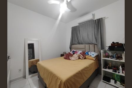 Casa à venda com 180m², 2 quartos e 2 vagas Casa à venda com 180m², 2 quartos e 2 vagasSuíte