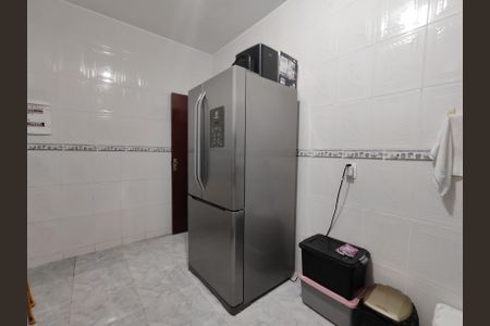 Casa à venda com 180m², 2 quartos e 2 vagas Casa à venda com 180m², 2 quartos e 2 vagasCozinha