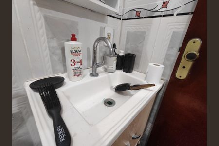 Casa à venda com 180m², 2 quartos e 2 vagas Casa à venda com 180m², 2 quartos e 2 vagasBanheiro da Suíte