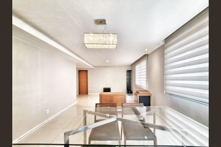 Apartamento à venda com 160m², 3 quartos e 4 vagas Apartamento à venda com 160m², 3 quartos e 4 vagasSala