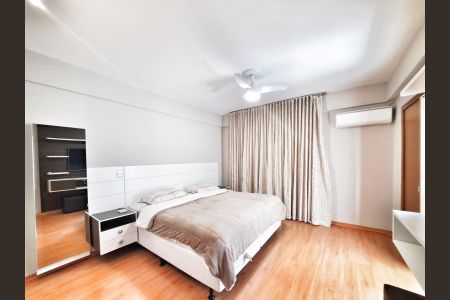 Apartamento à venda com 160m², 3 quartos e 4 vagas Apartamento à venda com 160m², 3 quartos e 4 vagasSuíte