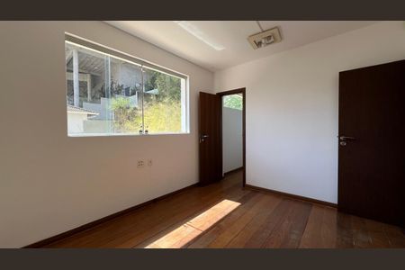 Casa para alugar com 539m², 5 quartos e 8 vagas Casa para alugar com 539m², 5 quartos e 8 vagasQuarto 1
