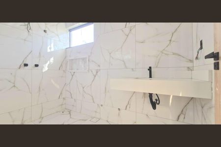 Casa à venda com 180m², 3 quartos e 2 vagasBanheiro/Suite