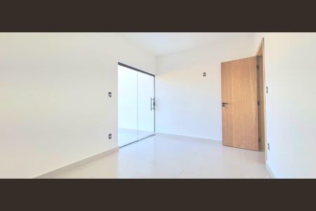 Casa à venda com 180m², 3 quartos e 2 vagasSuite