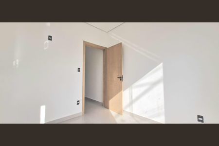 Casa à venda com 180m², 3 quartos e 2 vagasSuite