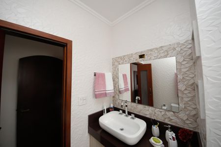 Casa à venda com 207m², 3 quartos e 2 vagasBanheiro