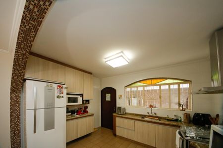 Casa à venda com 207m², 3 quartos e 2 vagasCozinha