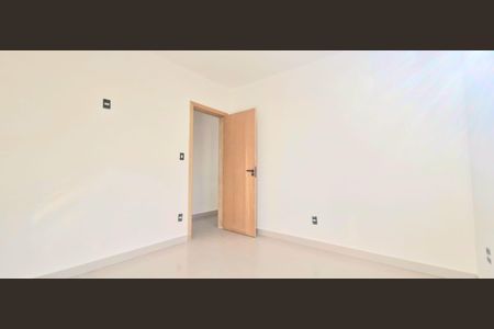 Casa à venda com 180m², 3 quartos e 2 vagasQuarto 1