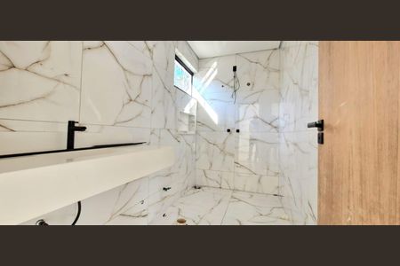 Casa à venda com 180m², 3 quartos e 2 vagasBanheiro da Suíte