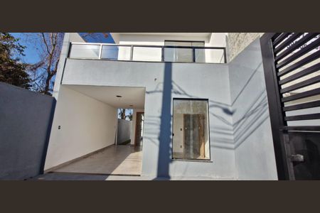 Casa à venda com 180m², 3 quartos e 2 vagasÁrea Externa