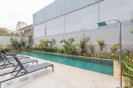 Apartamento para alugar com 27m², 1 quarto e sem vaga Apartamento para alugar com 27m², 1 quarto e sem vagaÁrea comum - Piscina