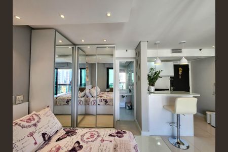 Apartamento para alugar com 32m², 1 quarto e 1 vaga Apartamento para alugar com 32m², 1 quarto e 1 vagaStudio